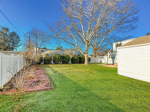 4th image of 24 Harkin Ln