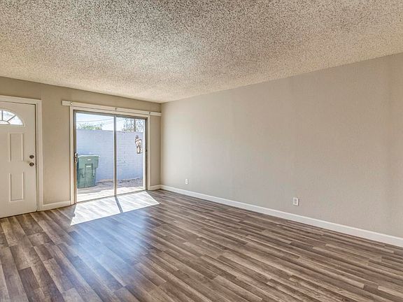 4th image of 7623 W Clarendon Ave