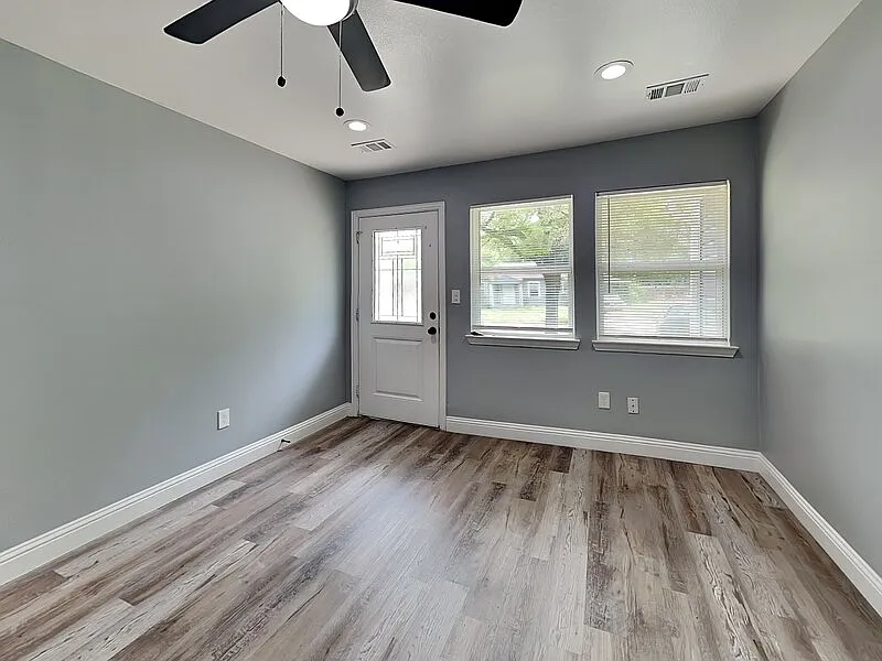Building Photo - 3320 Mundy Dr