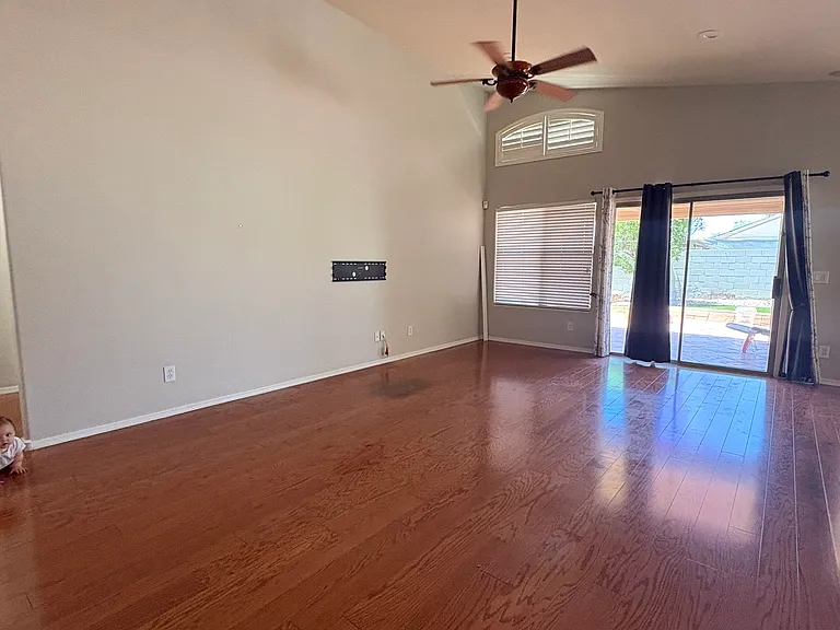 2412 E Kempton Rd — Photo 4