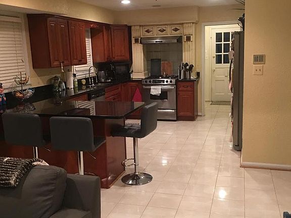 4th image of 8200 Lochinver Ln