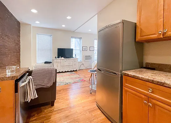 Rented by Kahen Properties | media 13