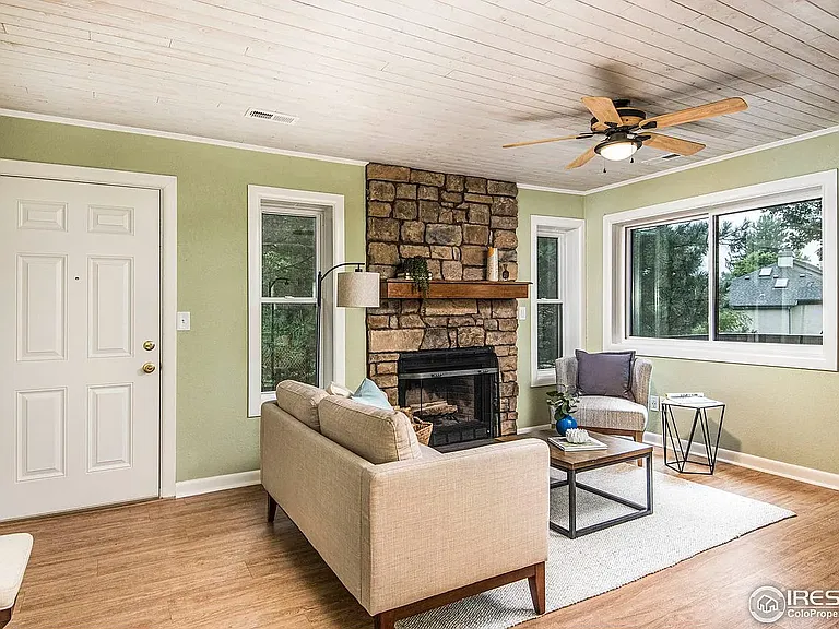 6174 Willow Ln — Photo 2