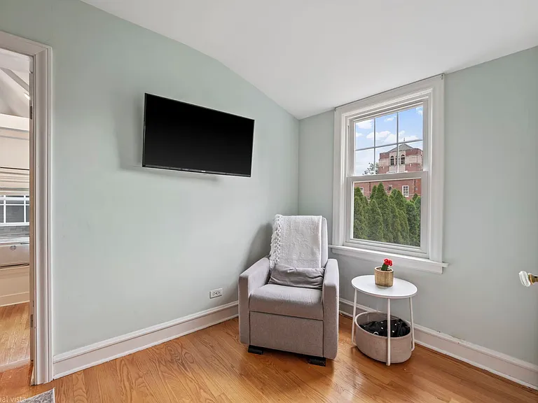 759 Laurel Ave — Photo 15