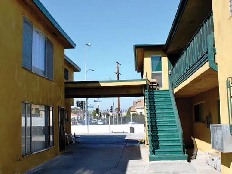 1935 Obama Blvd #4 — Photo 5