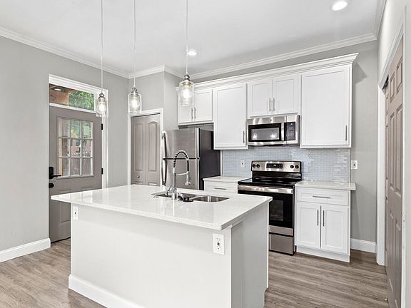 2nd image of 1200 Allen Ave APT 2R