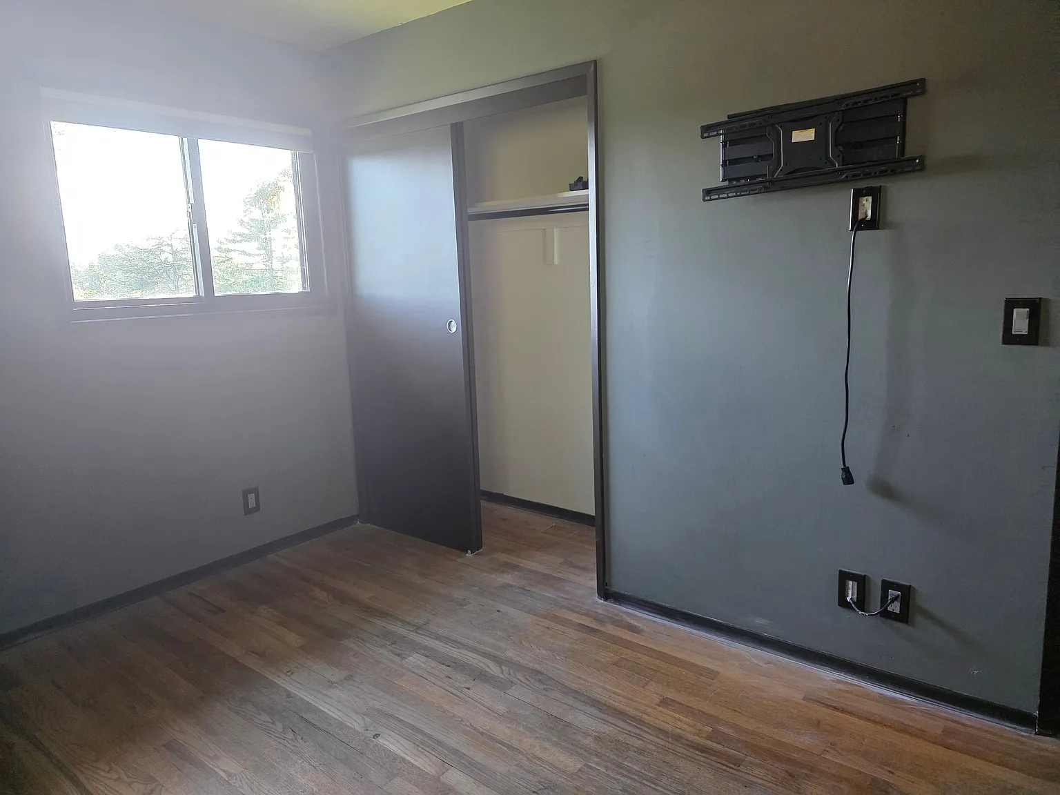 Bedroom with private bathroom — Photo 3