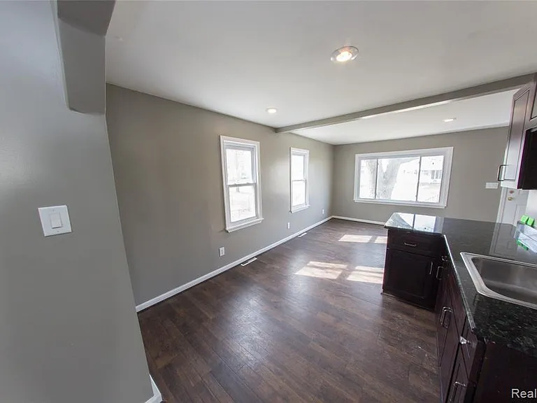 55 W Coy Ave — Photo 7