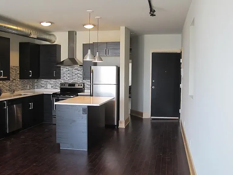 515 N Hickory St #202 — Photo 4