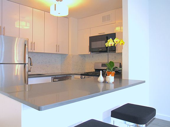 5th image of 400 East 14 Street #3C