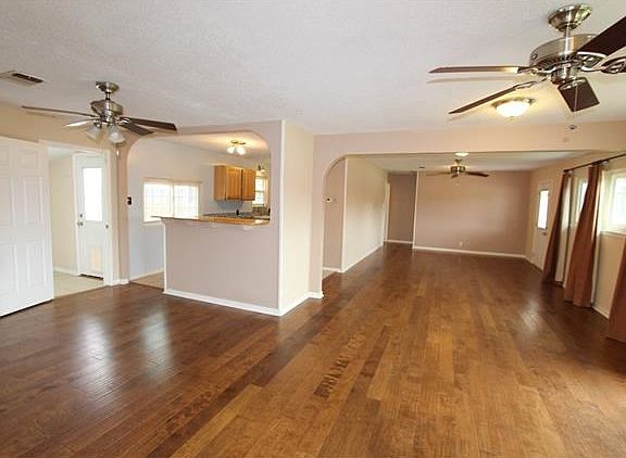 4th image of 188 Indian Oak Dr