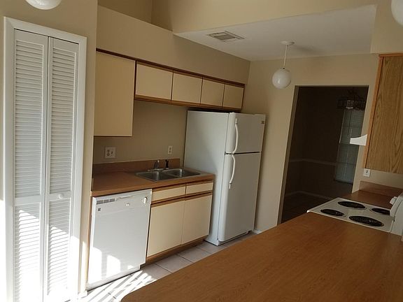 2nd image of 7228 Abbey Ln