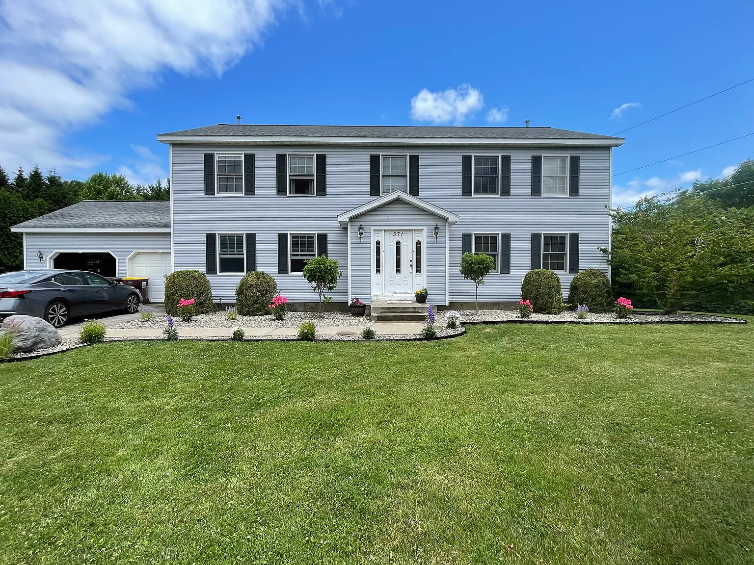 3 bed, 1.5 bath, 1500 sqft, $2,800 — Photo 1