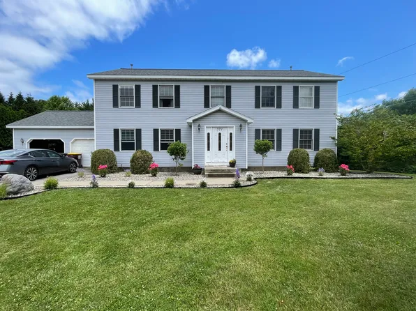 371 Farm To Market Rd #B, Clifton Park, NY 12065