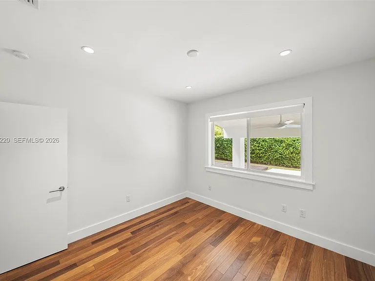 5510 Orduna Dr — Photo 14