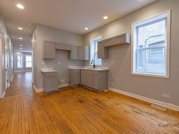 5th image of 7750 S Saginaw Ave Unit 1