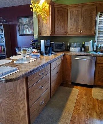 4th image of 2507 Middleground Dr N