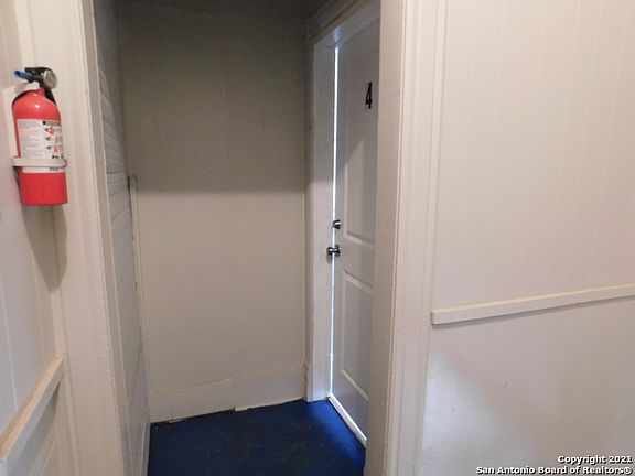 4th image of 401 W Elmira St APT 4