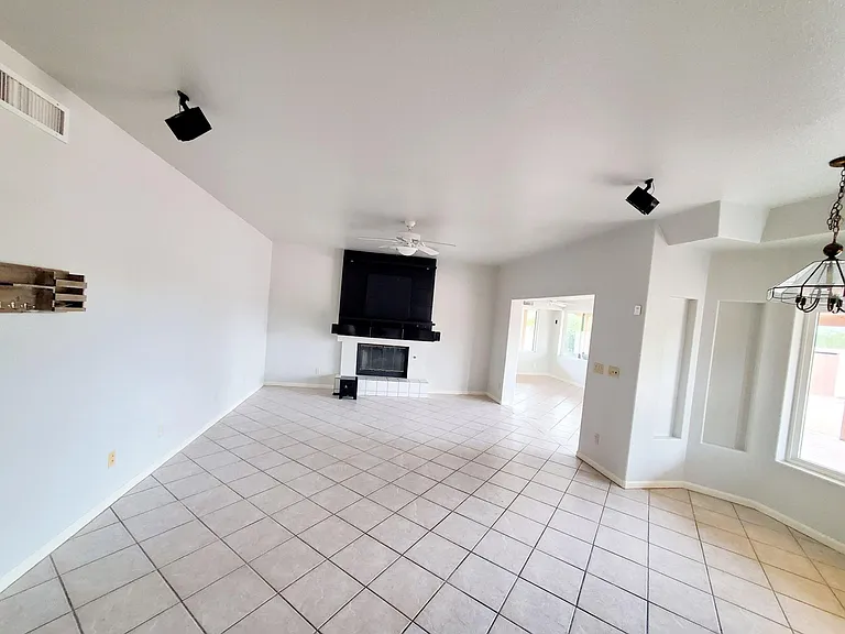 10760 E Via Tranquilla — Photo 11