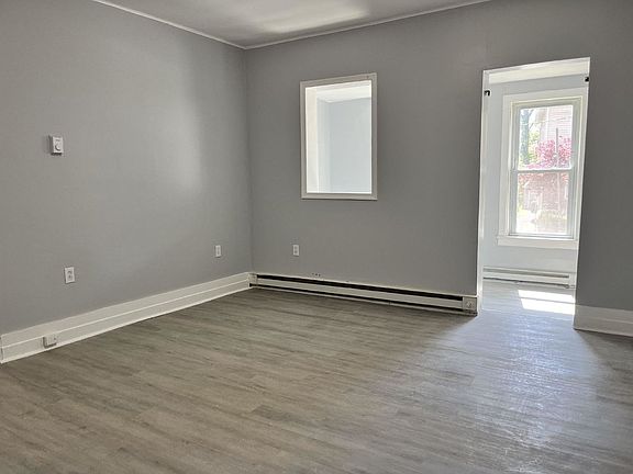 3rd image of 412 N 8th St #101