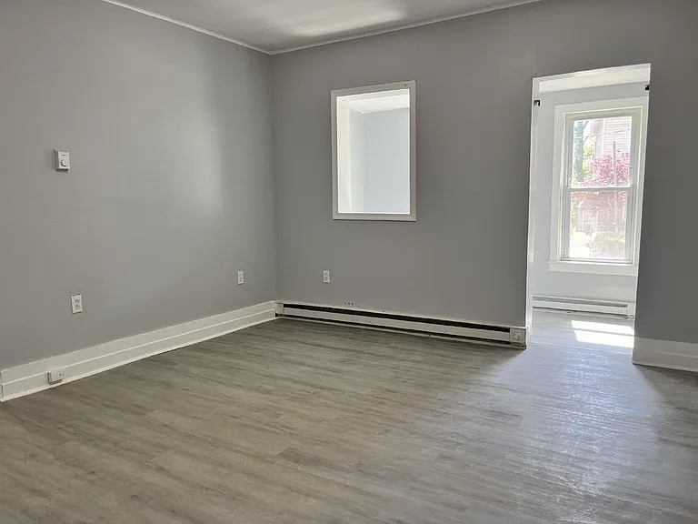 412 N 8th St — Photo 3