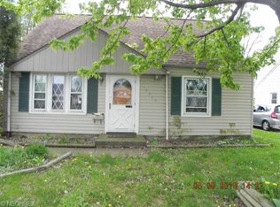 15717 Leigh Ellen Ave, Cleveland, OH 44135