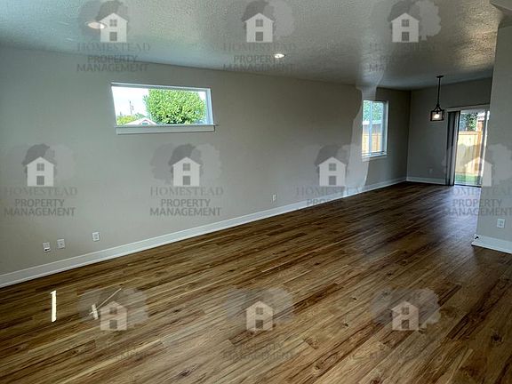 4th image of 186 & 188 SE Lacreole Dr