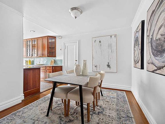 5th image of 229 E 79th St #10D