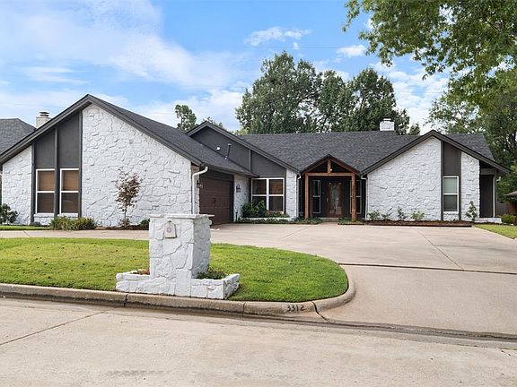 3rd image of 3312 Rosewood Ln