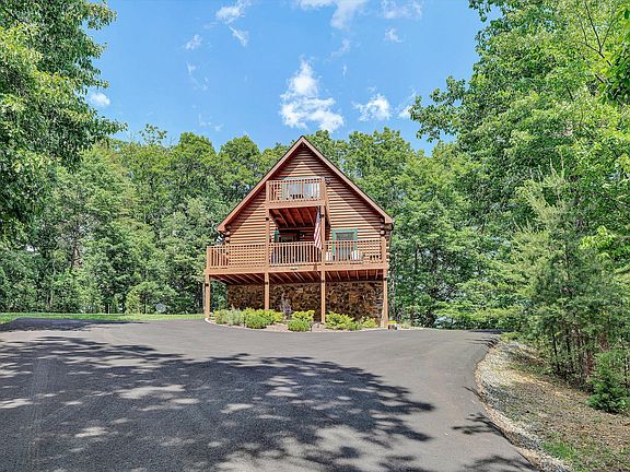 4th image of 6211 Hillcrest Rd