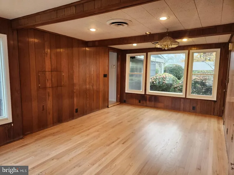 125 Lakedale Dr — Photo 10