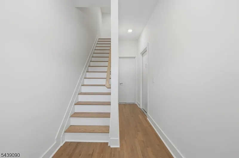 2 bed, 1.5 bath, $3,750 — Photo 4