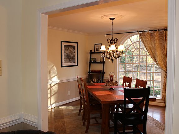5th image of 3519 Cottonwood Dr