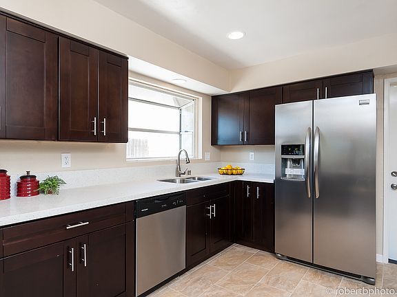 5th image of 6025 Newcastle Ct