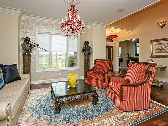 3rd image of 2080 Totteridge Dr