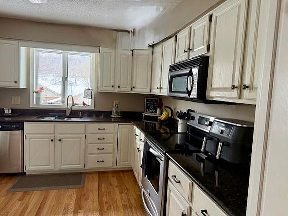 5th image of 218 Oak Leaf Dr