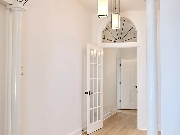 2nd image of 621 17th St #2L
