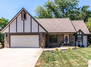 608 Fountain Hills Dr, Warrensburg, MO 64093