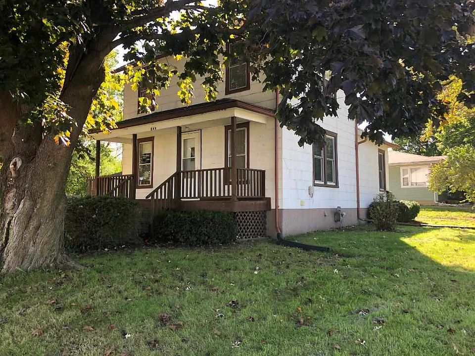 1st image of 302 7th St SE