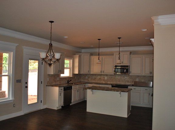 4th image of 427 Purbeck Ln