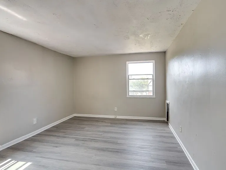 2885 Hampton Rd — Photo 10