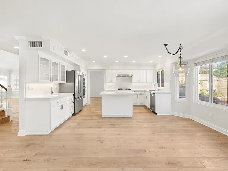 5442 Alfonso Dr — Photo 7