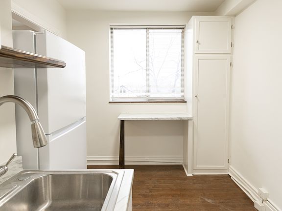 4th image of 1606 18th Ave S APT 15