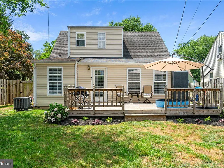 2819 Summerfield Rd — Photo 32