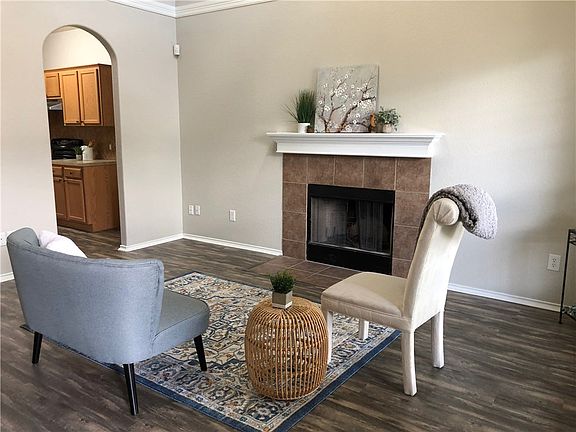 4th image of 2021 Meadow View Dr