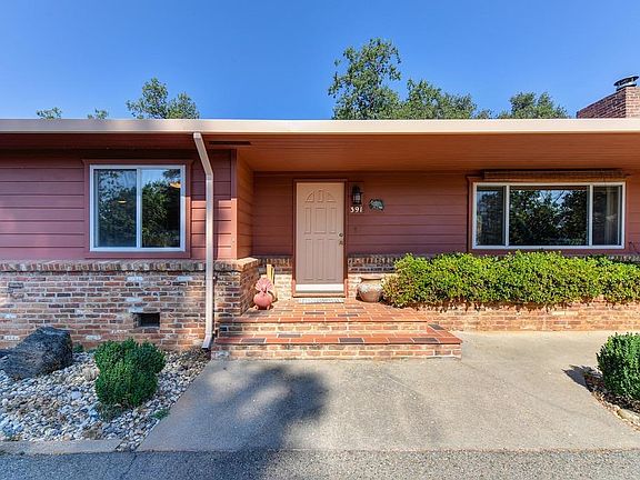 4th image of 391 Diana St