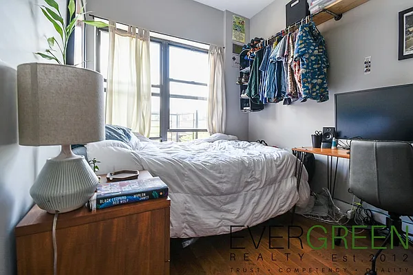 Rented by Pinn Realty | media 13