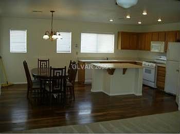 4th image of 342 Violetta Ave