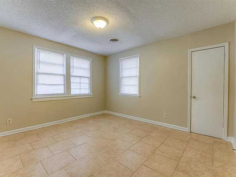 1736 Edward Ave — Photo 7
