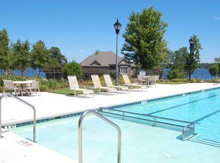 205 Gardenia Dr, Ninety Six, SC 29666